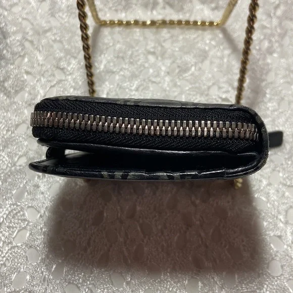 Salvatore Ferragamo EUC Wallet Gancini Logo - Picture 14 of 17